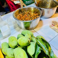 เมนูของร้าน ยำมะม่วงป้าดาว ตลาดหน้าองค์การโทรศัพท์