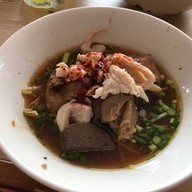 เมนูของร้าน ก๋วยเตี๋ยวไก่เฮียโพธิ์