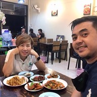 ยำปูม้าเจ็ดยอด สันผักหวาน