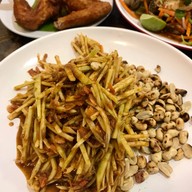 เมนูของร้าน ยำปูม้าเจ็ดยอด สันผักหวาน