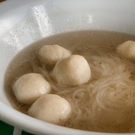 ก๋วยเตี๋ยวนายจุ่น ท่าล้อน