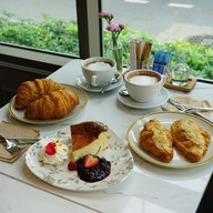 เมนูของร้าน Phar-Ram IV Bistro Montien Hotel Surawong Bangkok