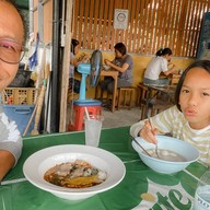 ก๋วยเตี๋ยวนายจุ่น ท่าล้อน