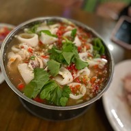 มา-กิน-นี่ (Makinnee)