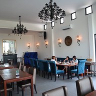 Banana Tree De Cafe' & Bar