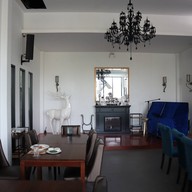 Banana Tree De Cafe' & Bar