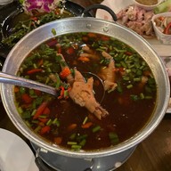 มา-กิน-นี่ (Makinnee)