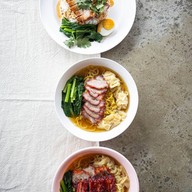 เมนูของร้าน บะหมี่เกี๊ยวชมสวน