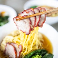 เมนูของร้าน บะหมี่เกี๊ยวชมสวน