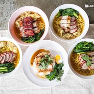 เมนูของร้าน บะหมี่เกี๊ยวชมสวน