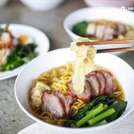 เมนูของร้าน บะหมี่เกี๊ยวชมสวน