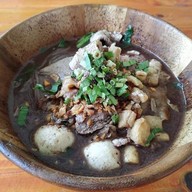 เมนูของร้าน ก๋วยเตี๋ยวเรือชามไม้ บ้านบึง ชลบุรี บ้านบึง ชลบุรี