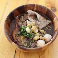 เมนูของร้าน ก๋วยเตี๋ยวเรือชามไม้ บ้านบึง ชลบุรี บ้านบึง ชลบุรี