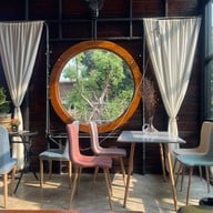 Sit A Cup ซิทอ่ะคับ Sukhothai