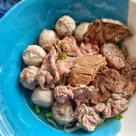 เมนูของร้าน ลูกชิ้นเนื้อน้ำใสโชคดี(โกตุ๋ย)