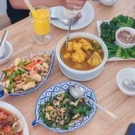 ครัวแมงโก้ & มิลค์โก้คาเฟ่ -