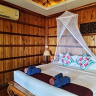 ทิวสนบีชรีสอร์ท