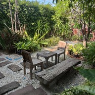 หน้าร้าน Zugar Hut Cafe ชลบุรี