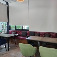 บรรยากาศ Zugar Hut Cafe ชลบุรี