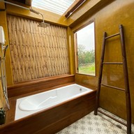 Natu Hut Farmstay & Cafe