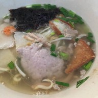 ก๋วยเตี๋ยวโรงสีแสงไทย( บ้านบึง )  บางวัว