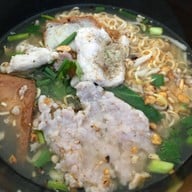 ก๋วยเตี๋ยวโรงสีแสงไทย( บ้านบึง )  บางวัว