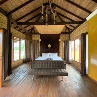 Natu Hut Farmstay & Cafe