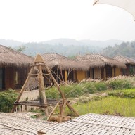 Natu Hut Farmstay & Cafe