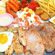 สเต็กถาดป้าน้อย ร้านมีที่เดียว ไม่มีสาขาครับ