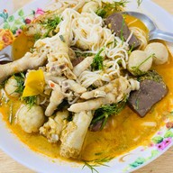 ร้านขนมจีนน้ำยาพริกแกงใต้ สุขุมวิท-คลองเตย