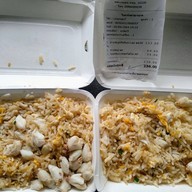 ข้าวผัดปูเมืองทอง 1 ต้นตำรับ โดยคุณ พิมพร ปั๊มน้ำมัน ปตท.รามอินทรา กม.3