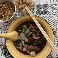 4ป เตี๋ยวน้ำตก