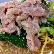 ราดหน้าเกี๊ยวยักษ์ (ผัดซีอิ๊ว+ผัดไทกากหมู)