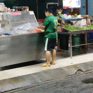 บุ๋ม โต้รุ่ง