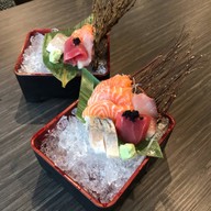 yuzuki izakaya & sushi bar อุดมสุข