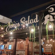 Jones' Salad Bangsaen