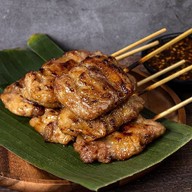 ลิตเติ้ล กริลล์ : หมูปิ้ง ไก่ปิ้ง เนื้อโคขุนปิ้ง ลูกชิ้นปิ้ง หมูสะเต๊ะ เนื้อสะเต๊ะ