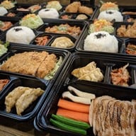 Gohan by Chooji (Banthat Thong) บรรทัดทอง