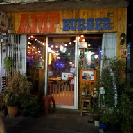 หน้าร้าน A.M.P Burger & Bar