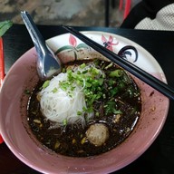 เมนูของร้าน ก๋วยเตี๋ยวเรือน้ำตื้น