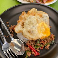 กุ้งซิ่ง กะเพราแซ๊ป ยำรสเด็ด