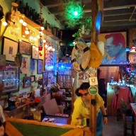 บรรยากาศ A.M.P Burger & Bar