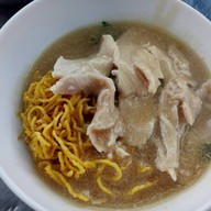 เมนูของร้าน ราดหน้าหมูหมักเจ๊พลอย1