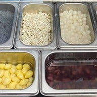 น้ำเต้าหู้แม่อารี - ถ.ประเสริฐมนูกิจ 44