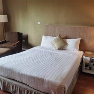 โรงแรมรอยัลปริ๊นเซสหลานหลวง