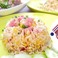 ข้าวผัดกระทะทะลุ วัดใหญ่