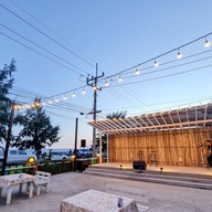 หาดแสงจันทร์ซีฟู้ดแอนด์รีสอร์ท หาดแสงจันทร์ซีฟู้ดแอนด์รีสอร์ท