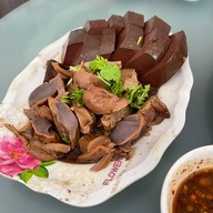 เป็ดพะโล้แม่พยอม