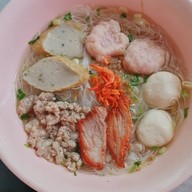 ก๋วยเตี๋ยวหมู ต้มยำไข่