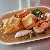 เมนูของร้าน ราดหน้าฟาไฉคู้บอนคลองสามวา คู้บอน